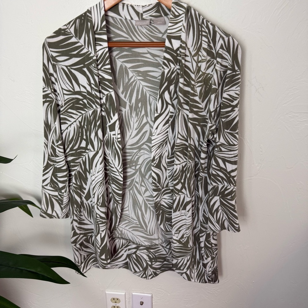 🌿 Chico’s Travelers Palm Print Open Front Cardigan – Size 1 (8/10) - Picture 2 of 5